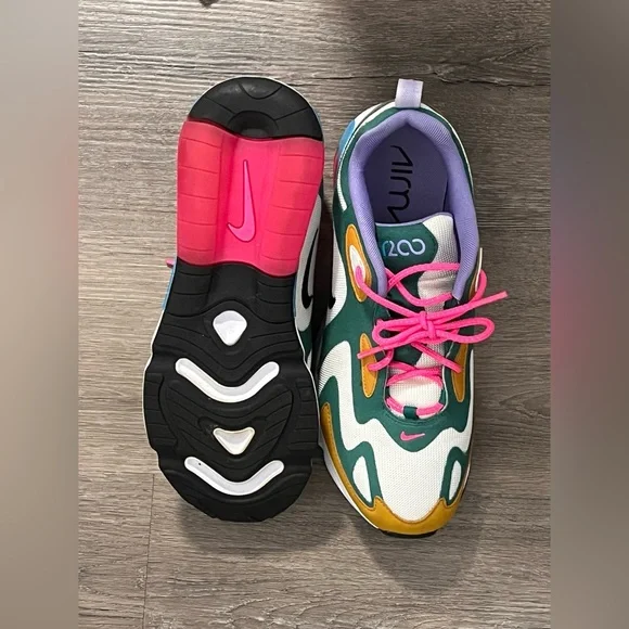 Nike Women’s Air Max 200 - Picture 5 of 6